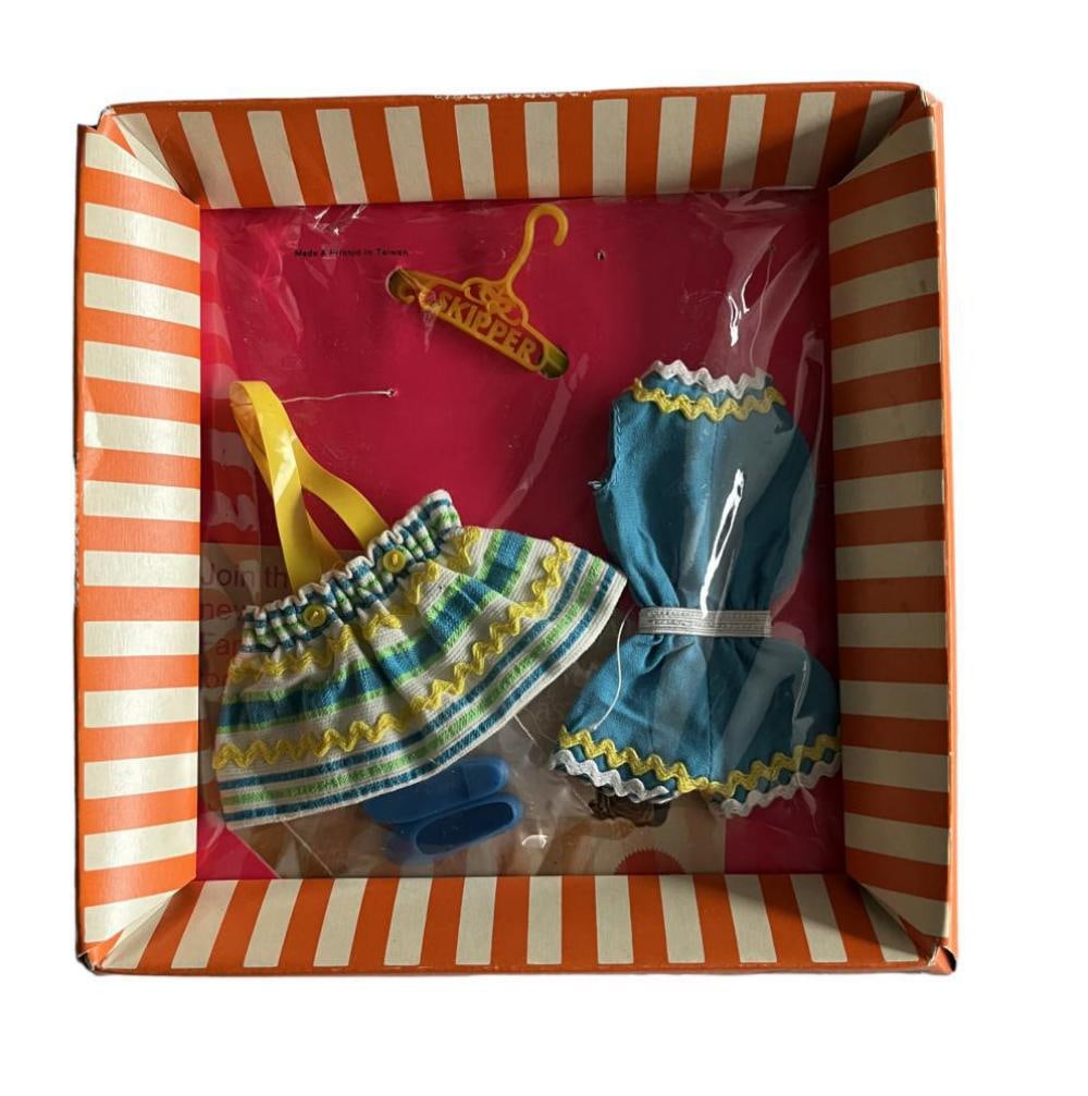 Skipper Outfit on Original Card (1 of 4)