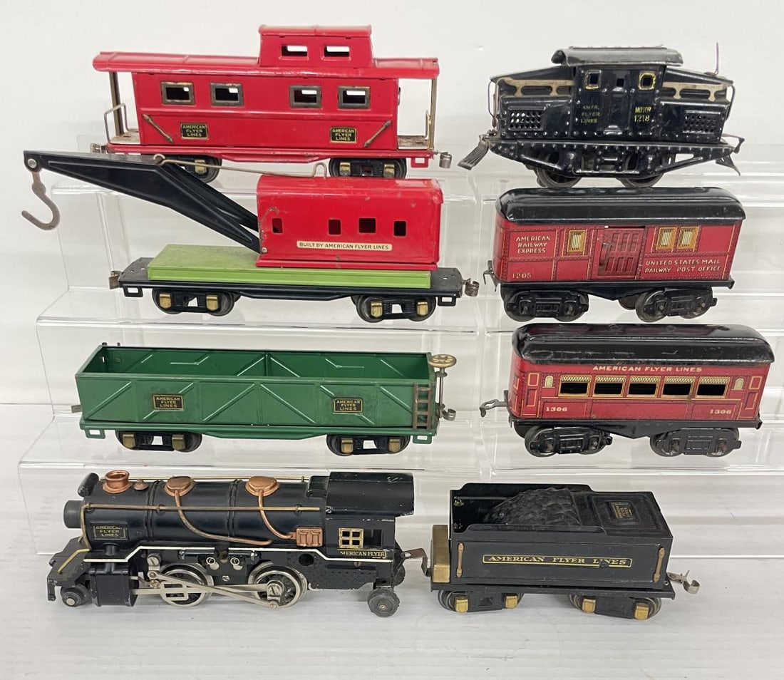 2 American Flyer Train Sets (1 of 5)