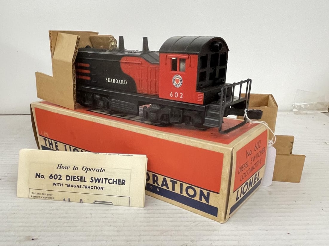 Boxed Lionel 602 Seaboard NW2 Diesel (1 of 4)