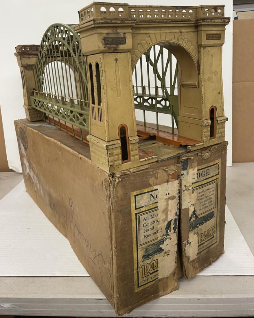 Boxed Lionel 300 Hellgate Bridge, TLC (1 of 7)