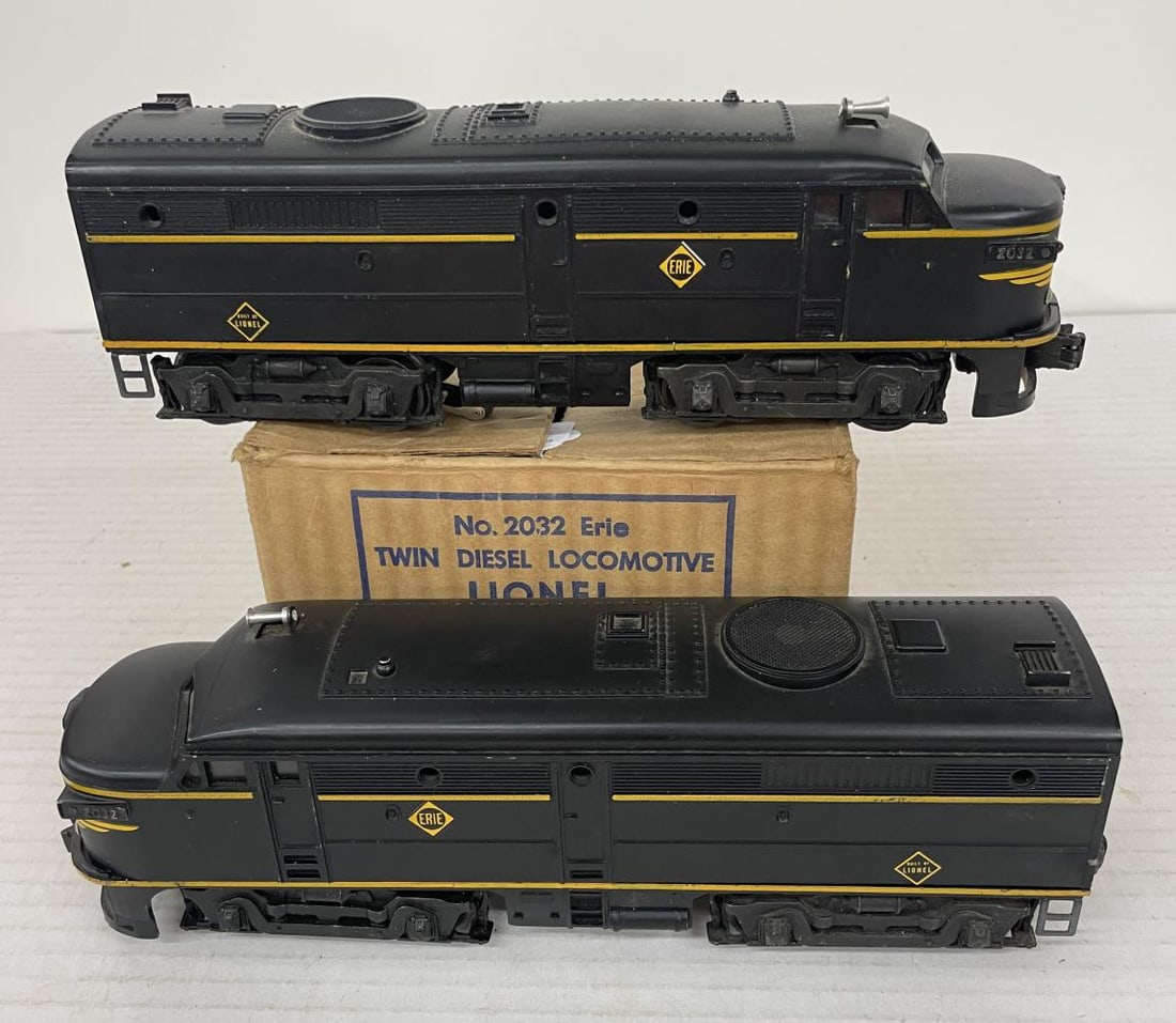 Boxed Lionel 2032 Erie Alco AA Diesels (1 of 5)