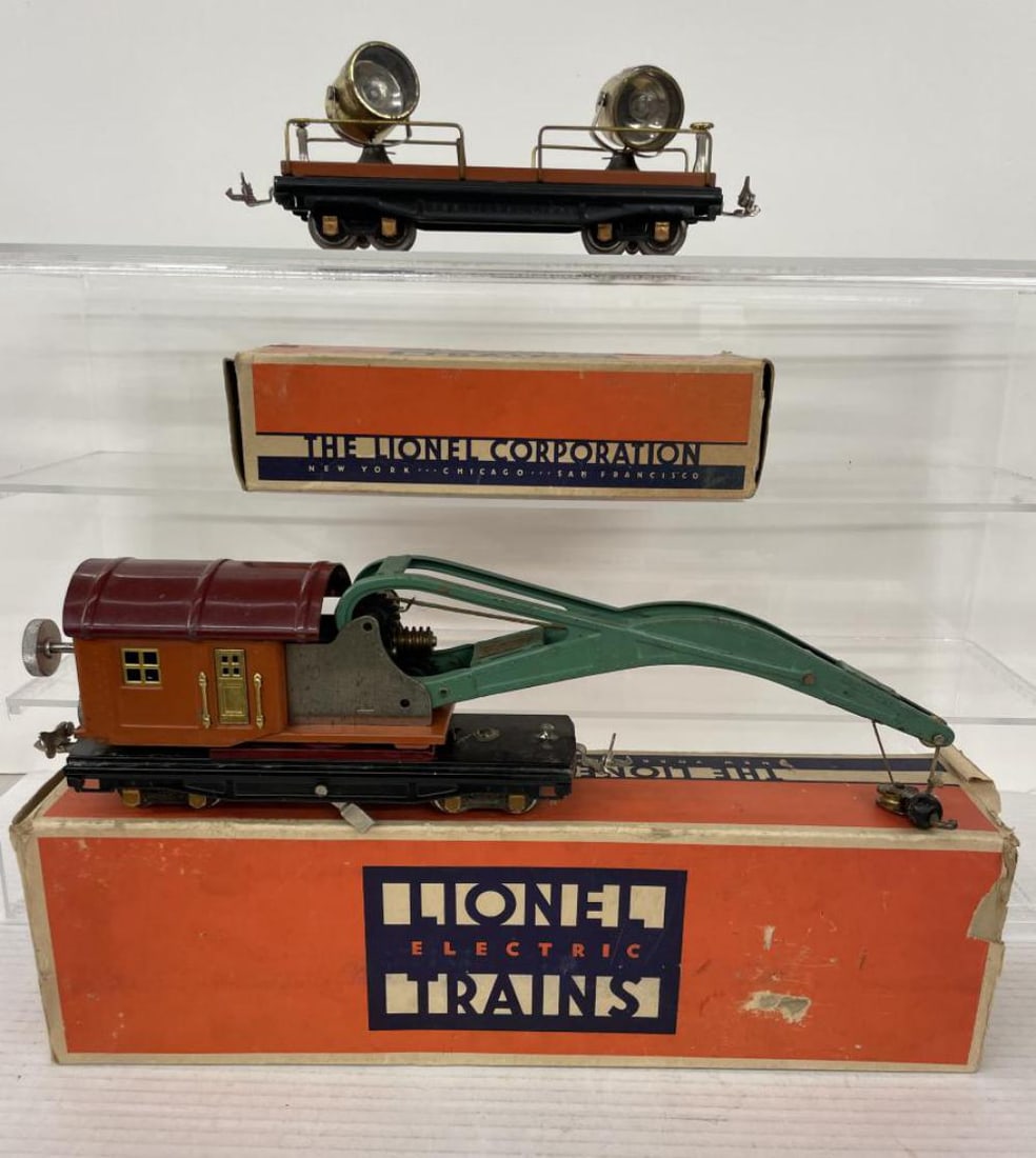 Boxed Lionel 810 & 820 Freight Cars (1 of 3)