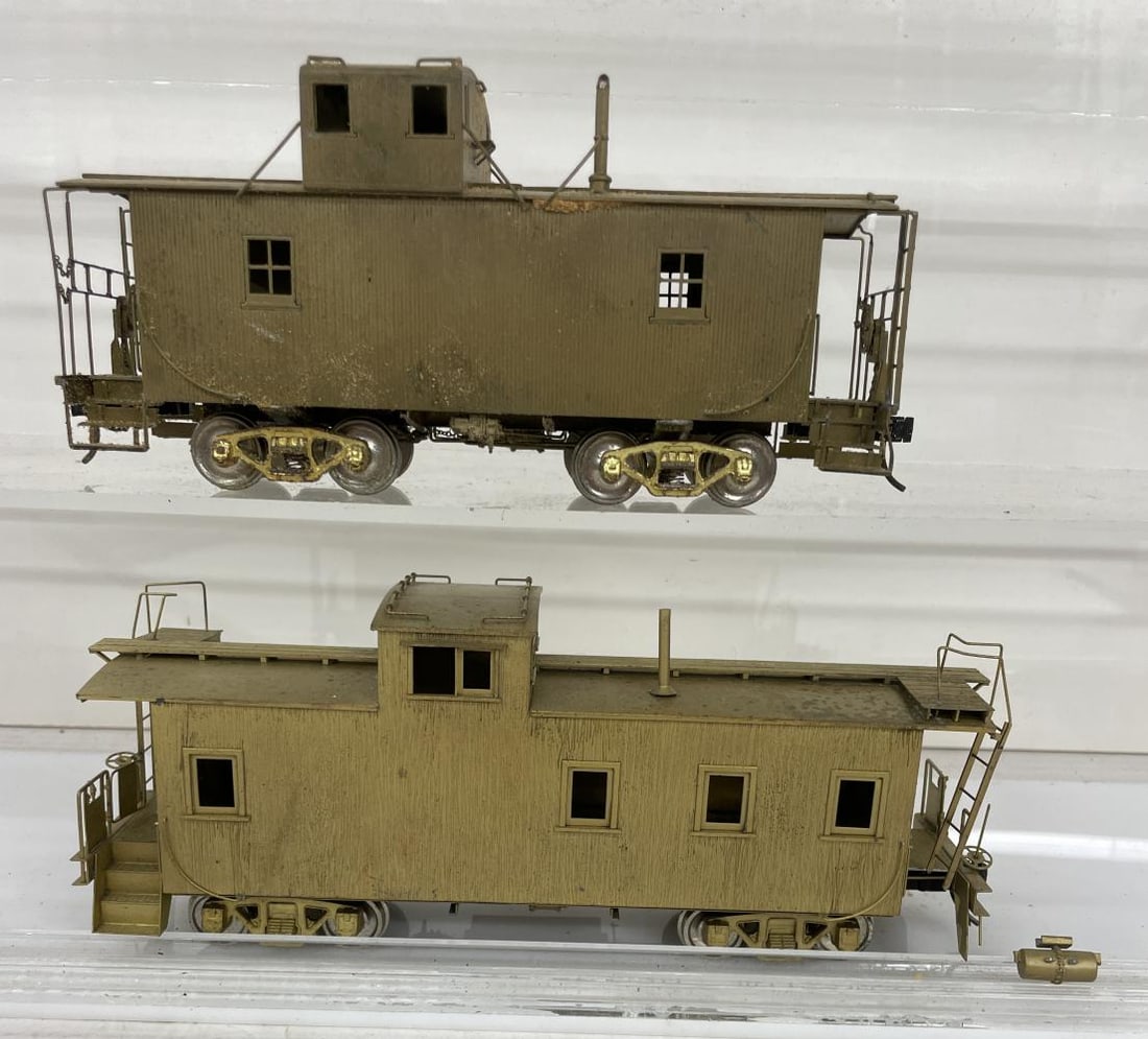 2 Alco Brass O Scale Woodside Cabooses (1 of 4)