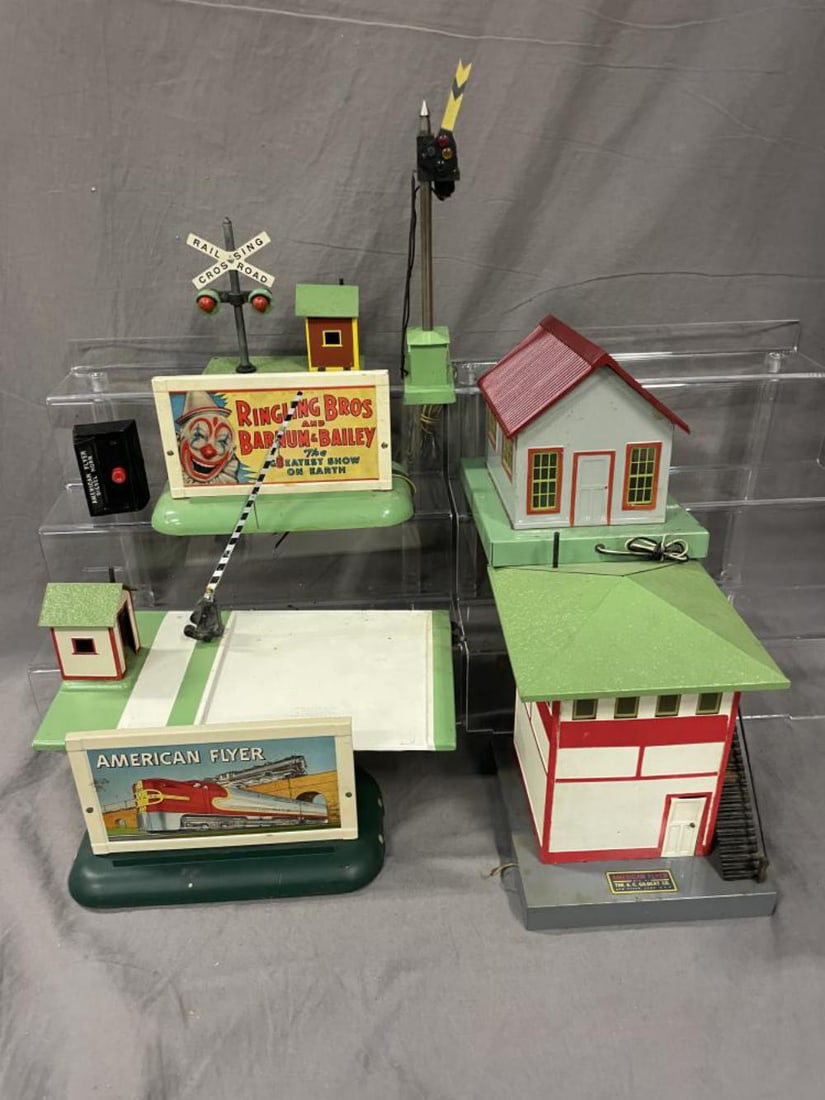 7 American Flyer Accessories (1 of 7)