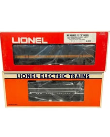 2 Lionel F3 B-Units