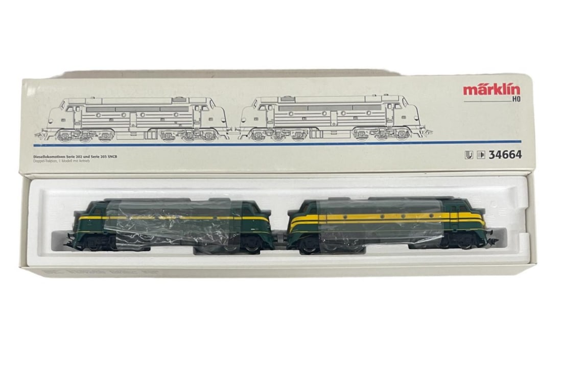 Marklin HO 34664 Belgian Double Diesel Set (1 of 3)