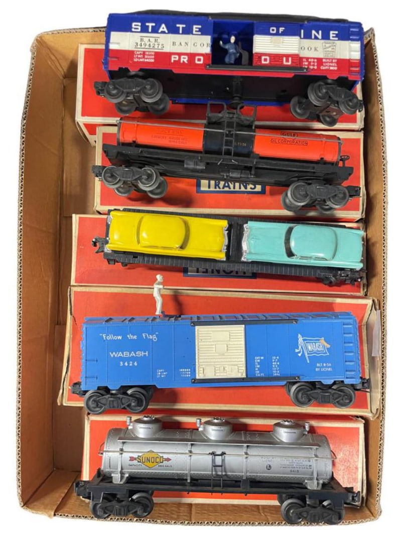 5 Boxed Lionel Freight Cars (1 of 2)