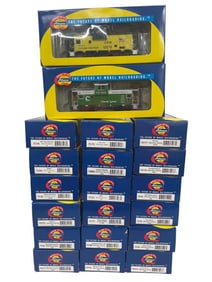 20 Athearn HO Cabooses