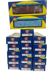 18 Athearn HO Freight Cars