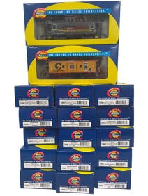 17 Athearn HO Cabooses