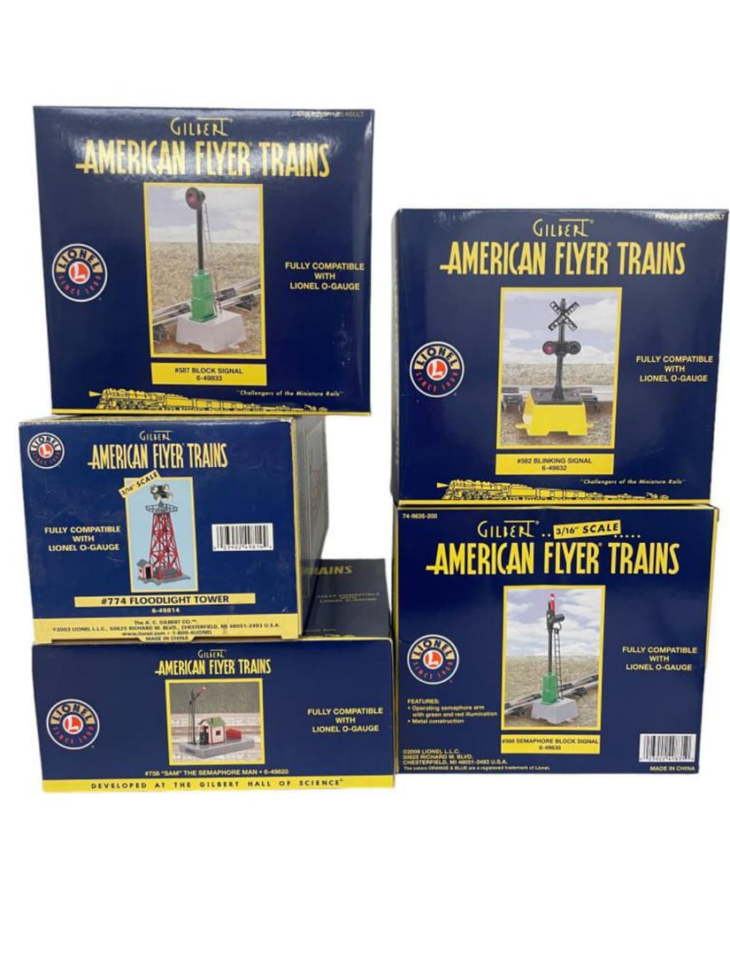 5 American Flyer Lionel Accessories (1 of 3)