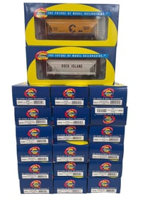 20 Athearn HO Covered 2-Bay Hoppers