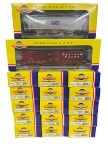 17 Genesis HO Freight Cars