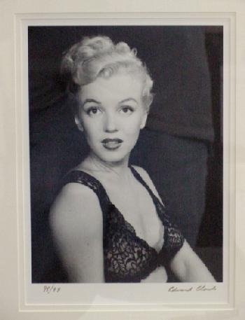 PHOTOGRAPH. EDWARD CLARK. MARILYN MONRO: PHOTOGRAPH. EDWARD CLARK. MARILYN MONROE. FABULOUS SIGNED LIMITED EDITION PHOTO PRINT 98 OF 99 COPIES. SIGNED IN MARGIN IN GOLD BY CLARK. BEAUTIFULLY FRAMED