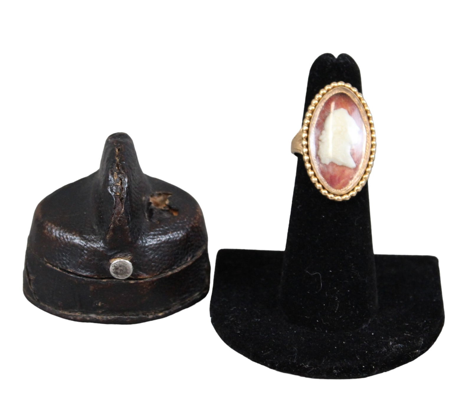 Captain George Munro of Culcairn Inscribed Ring (1 of 4)