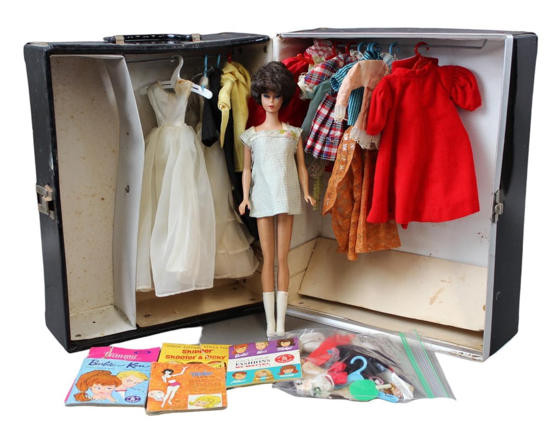 1964 Barbie #850 Bubblecut, Case & Accessories (1 of 8)