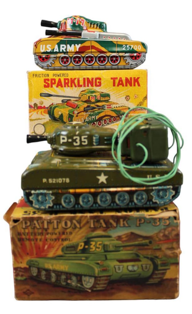 (2) Boxed Tin Lithographed Toy Tanks (1 of 13)