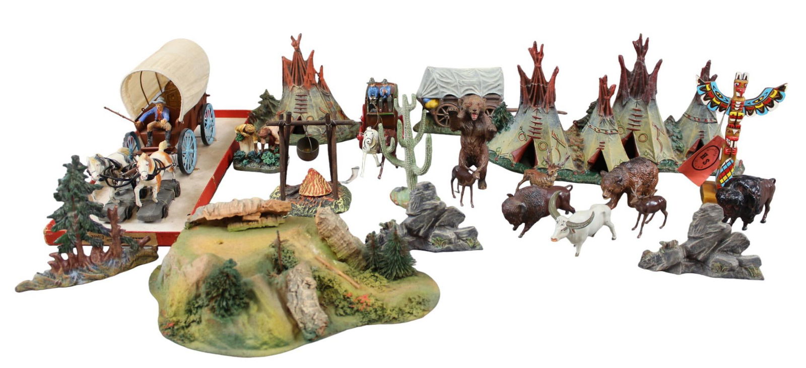 Toy Soldier Lot, Wagons, Teepees & Animals (1 of 3)