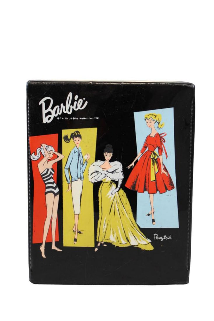 Barbie Lot in Carry Case (1 of 11)