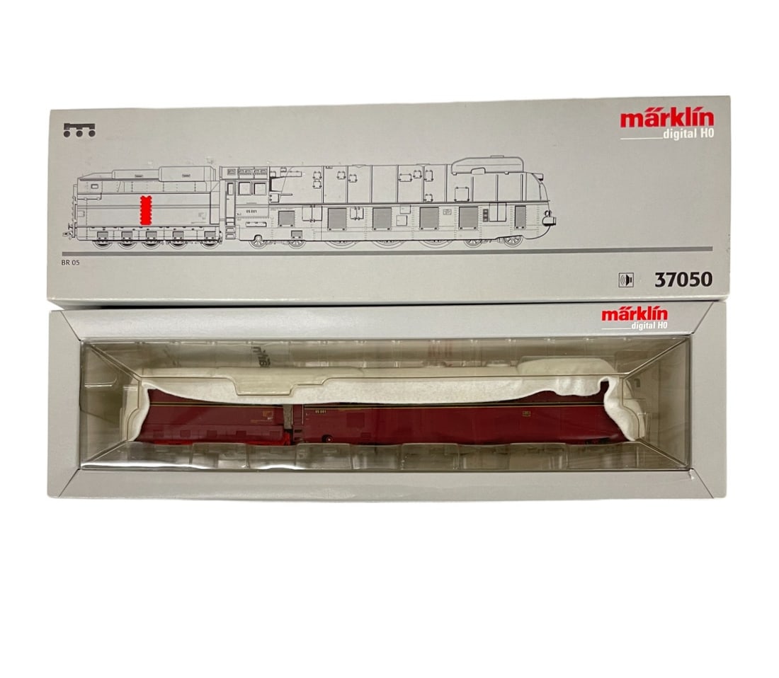 Marklin Digiatal HO 37050 Borsig Steam Loco (1 of 3)