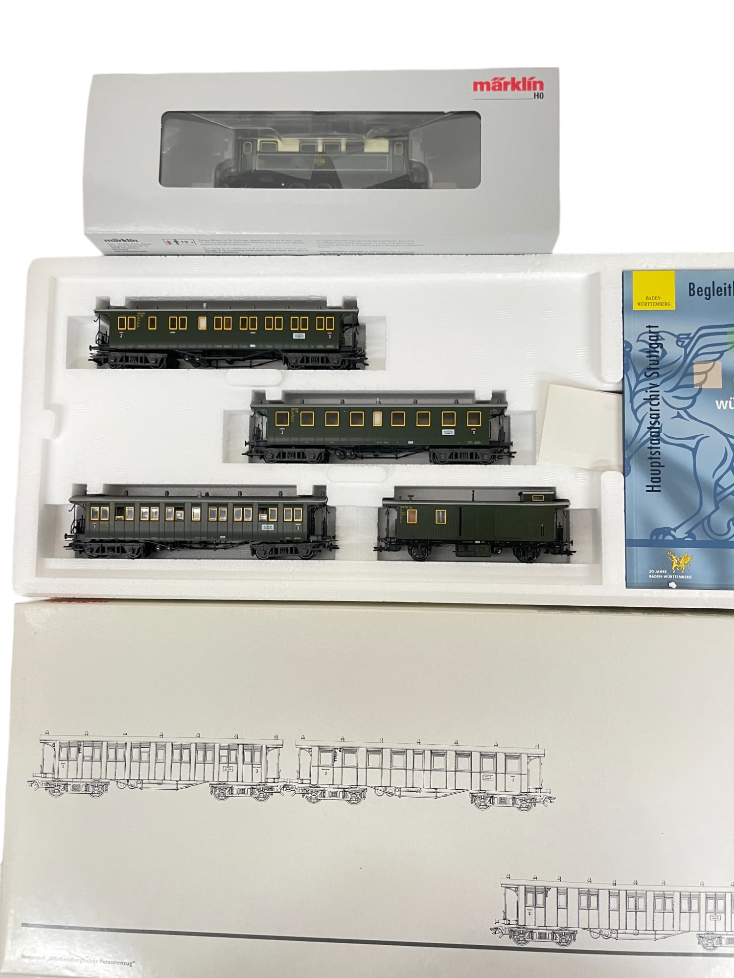 Marklin HO Bavarian Express Set (1 of 4)
