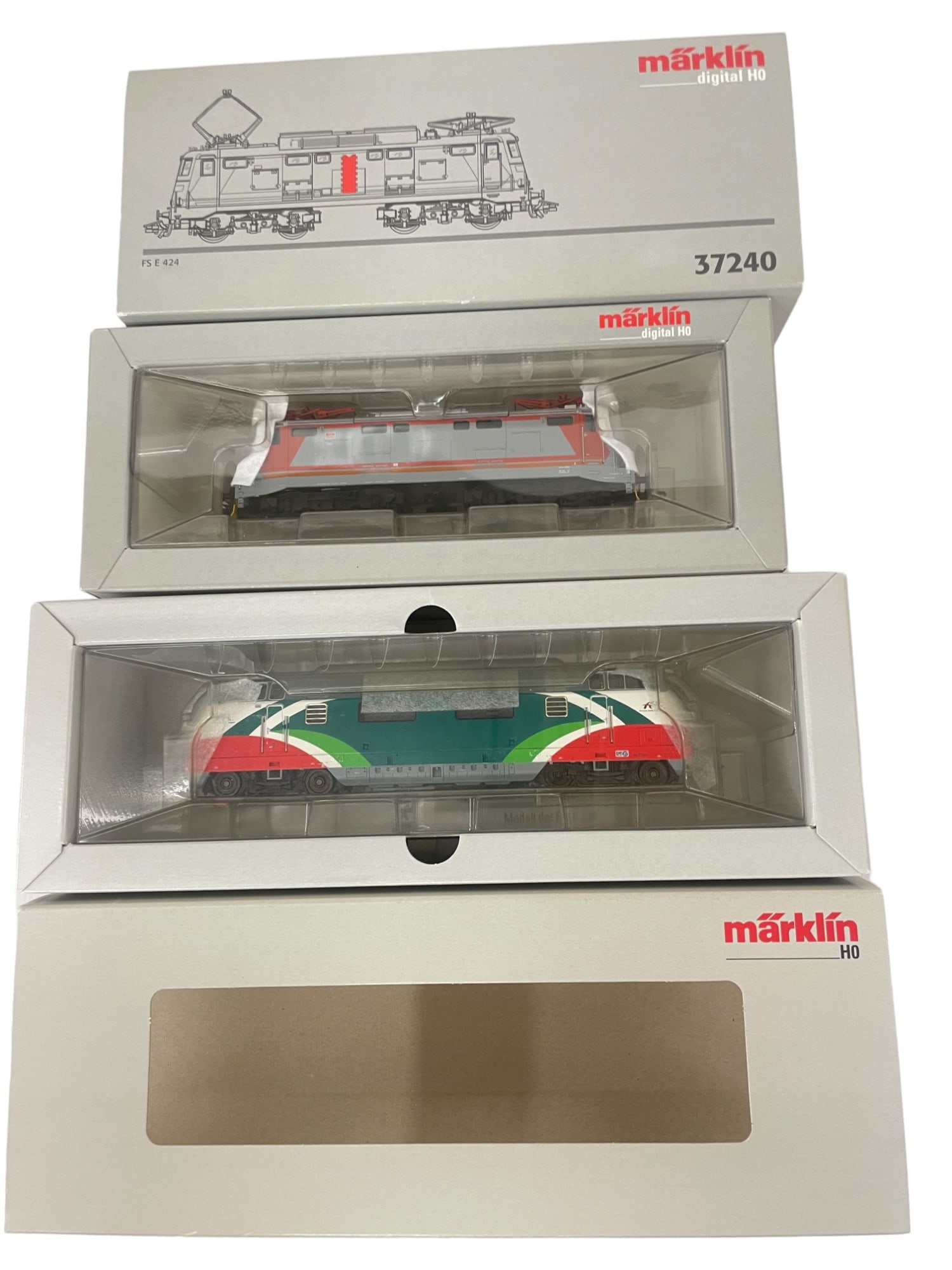 Marklin HO Italian & Romanian Locomotives: Includes a 37804 Gruppo D220 FER Electric with Sound and MFX Control; 37240 FS E424 Electric. They appear new in boxes.