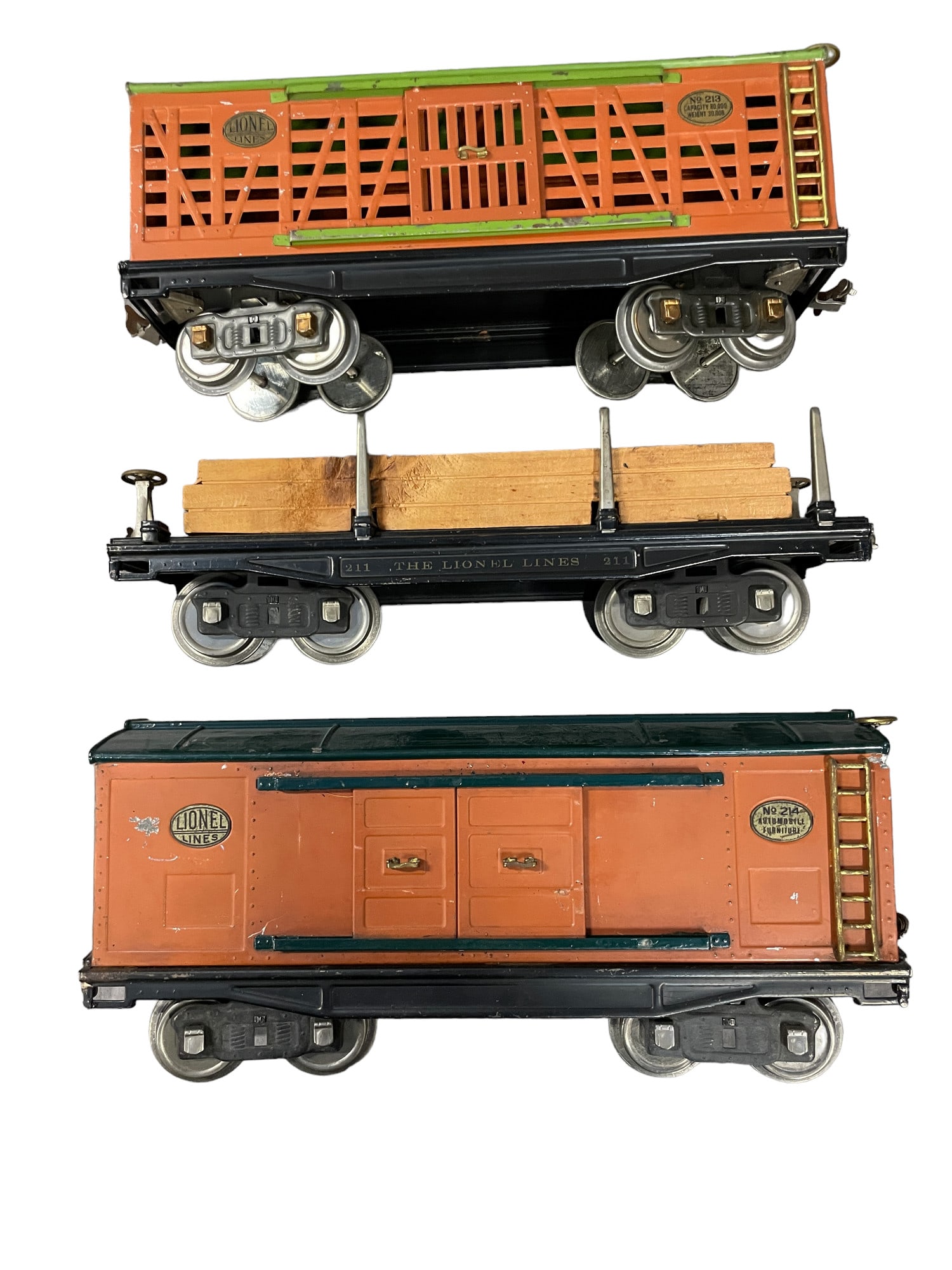 3 Lionel 200 Series Freight Cars (1 of 4)
