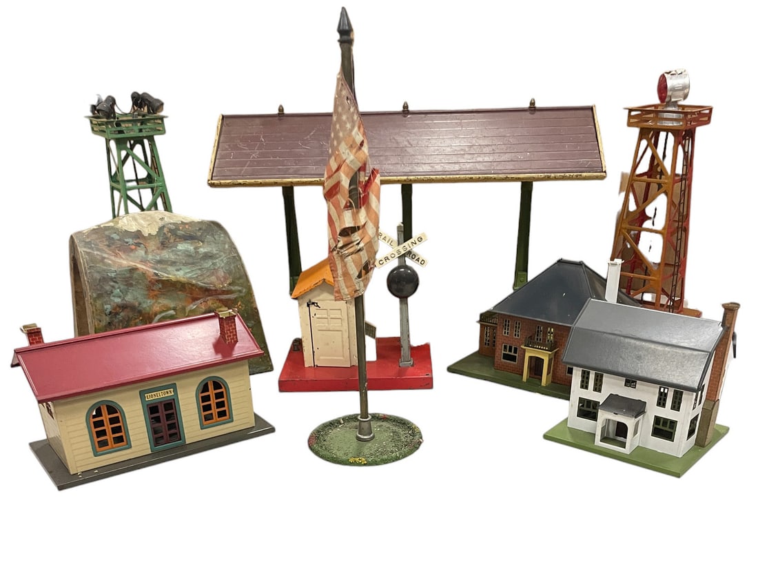 9 Lionel Accessories, TLC (1 of 8)