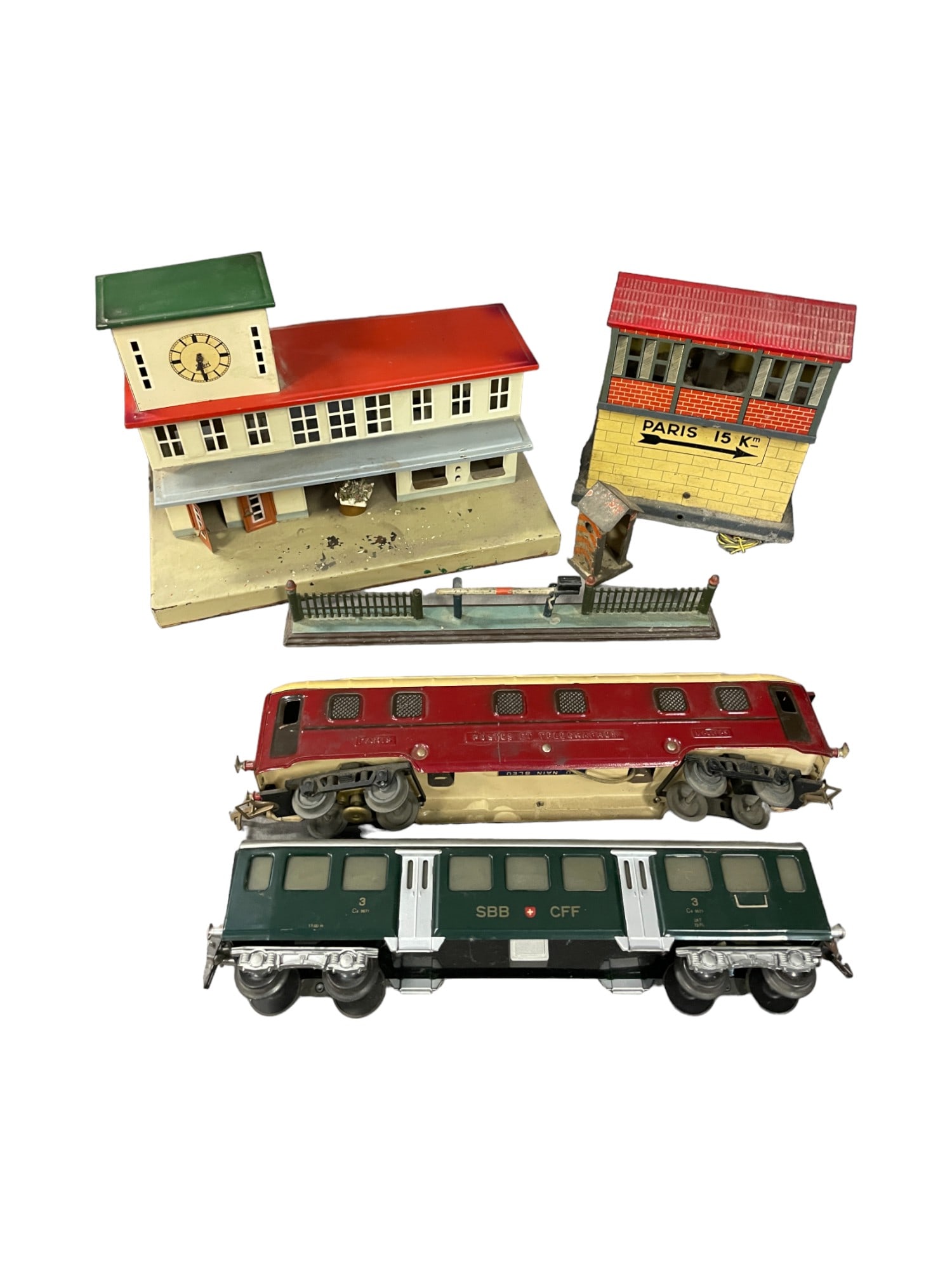 Assorted European Trains & Accessories (1 of 9)