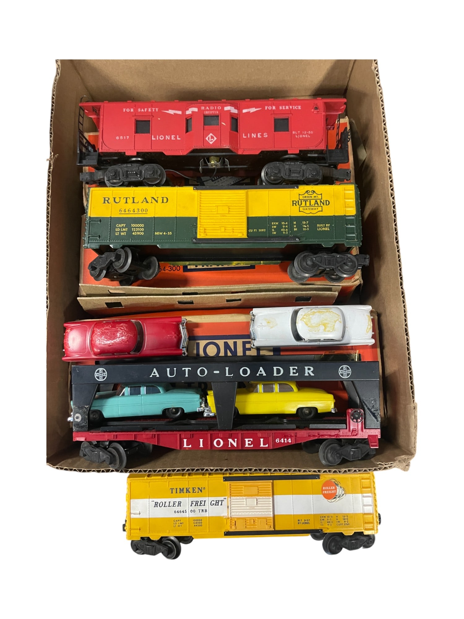 4 Lionel Freight Cars, 3 Boxed (1 of 5)