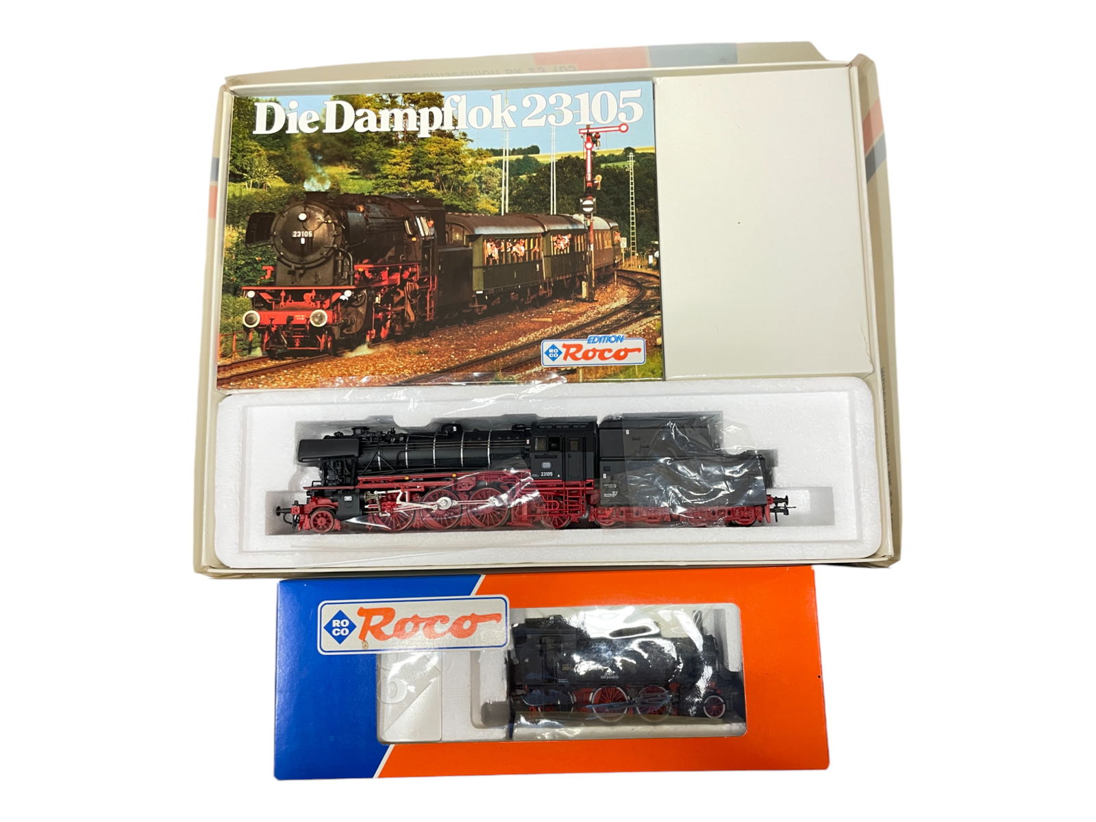 2 ROCO HO Steam Locomotives (1 of 4)