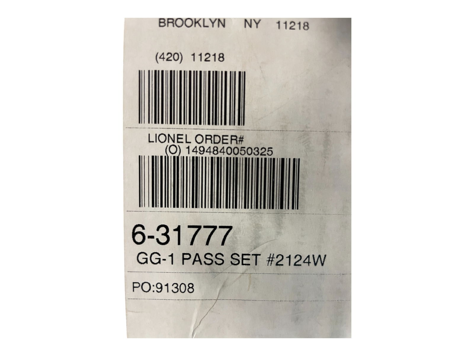 Lionel 31777 GG1 Set 2124W, Plus (1 of 3)