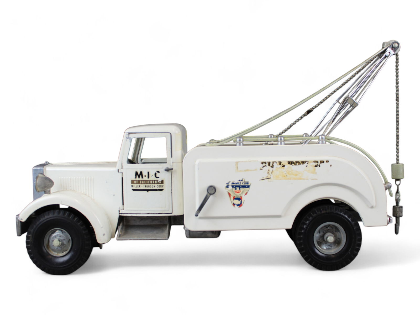 Smith Miller MIC Official Tow Car (1 of 5)
