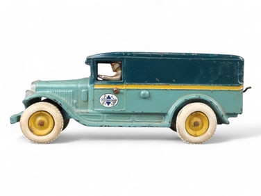 Arcade Cast Iron International Panel Truck