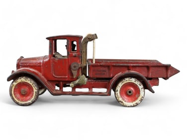 Arcade Cast Iron International Harvester Dump Truck