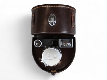 Leica Summicron Canada 2/35 Lens in Leather Case