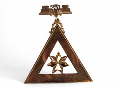 Gold Masonic Presentation Badge Identified