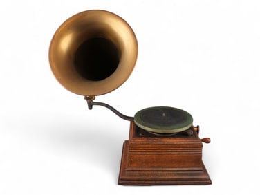 Early Crank Table Top Phonograph