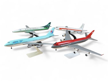 (4) Desk Model Airplanes