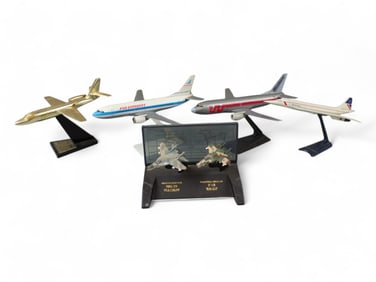(5) Desk Model Airplanes