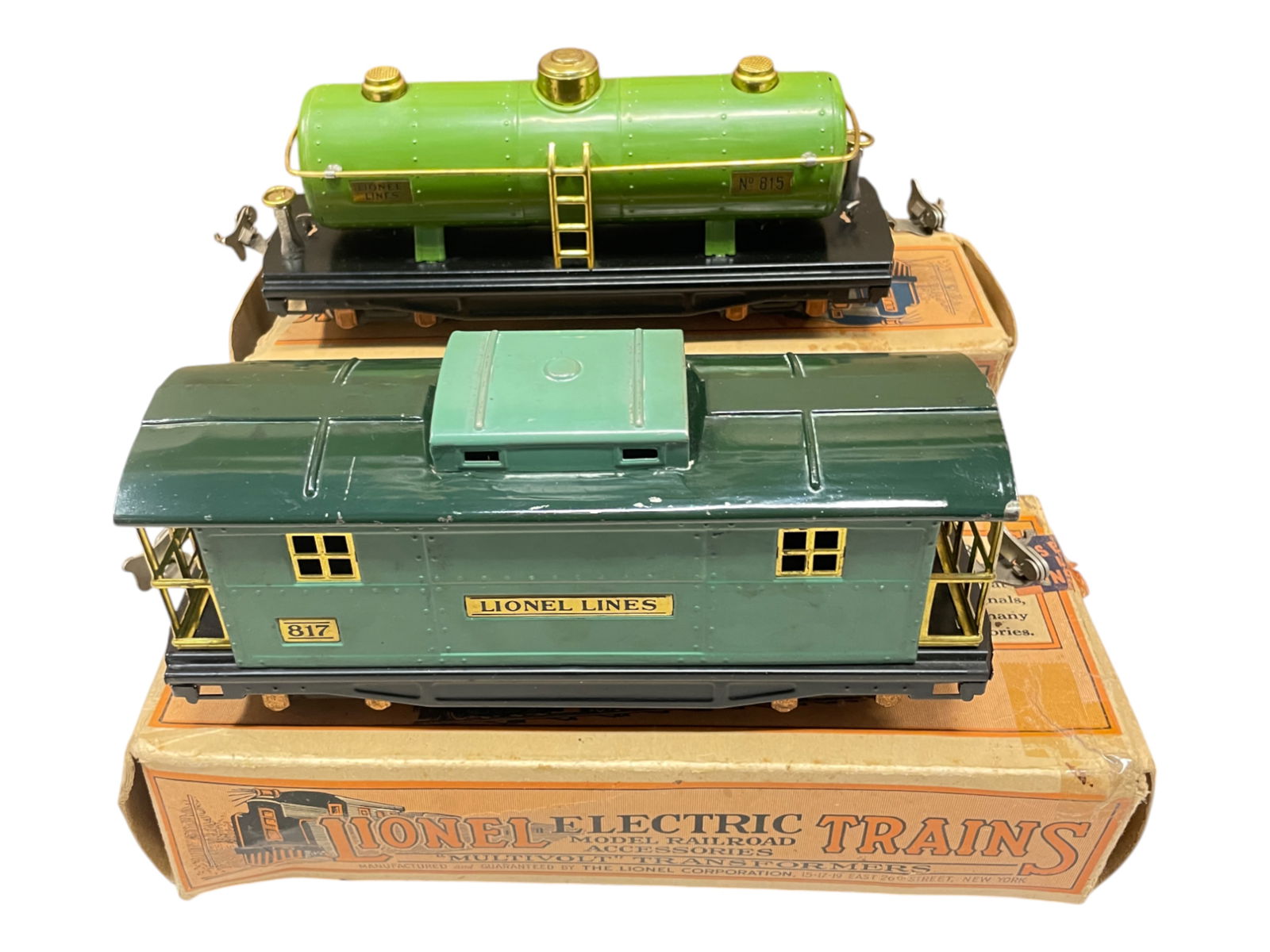 Nice Boxed Lionel 815 & 817 Freights (1 of 3)