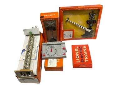 5 Boxed Late Lionel Accessories