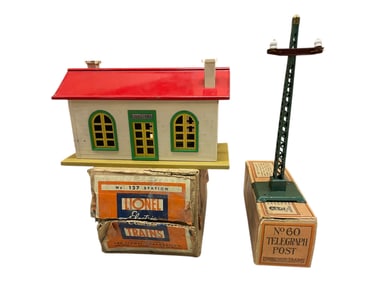 Boxed Lionel 127 & 60 Accessories