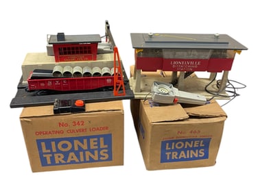 Boxed Lionel 342 & 365 Accessories