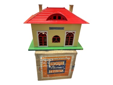 Clean Boxed Late Lionel 136 Station