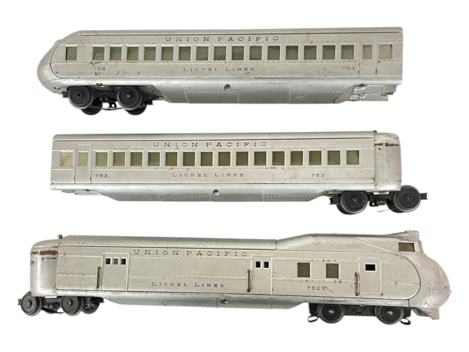 Lionel City Of Portland Set: 072. 1935. Includes a 752E diesel; 753 Coach; 754 Observation. Fairly solid castings, shows moderate play wear, may clean up a bit.