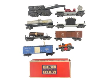 8 Lionel Freight Cars