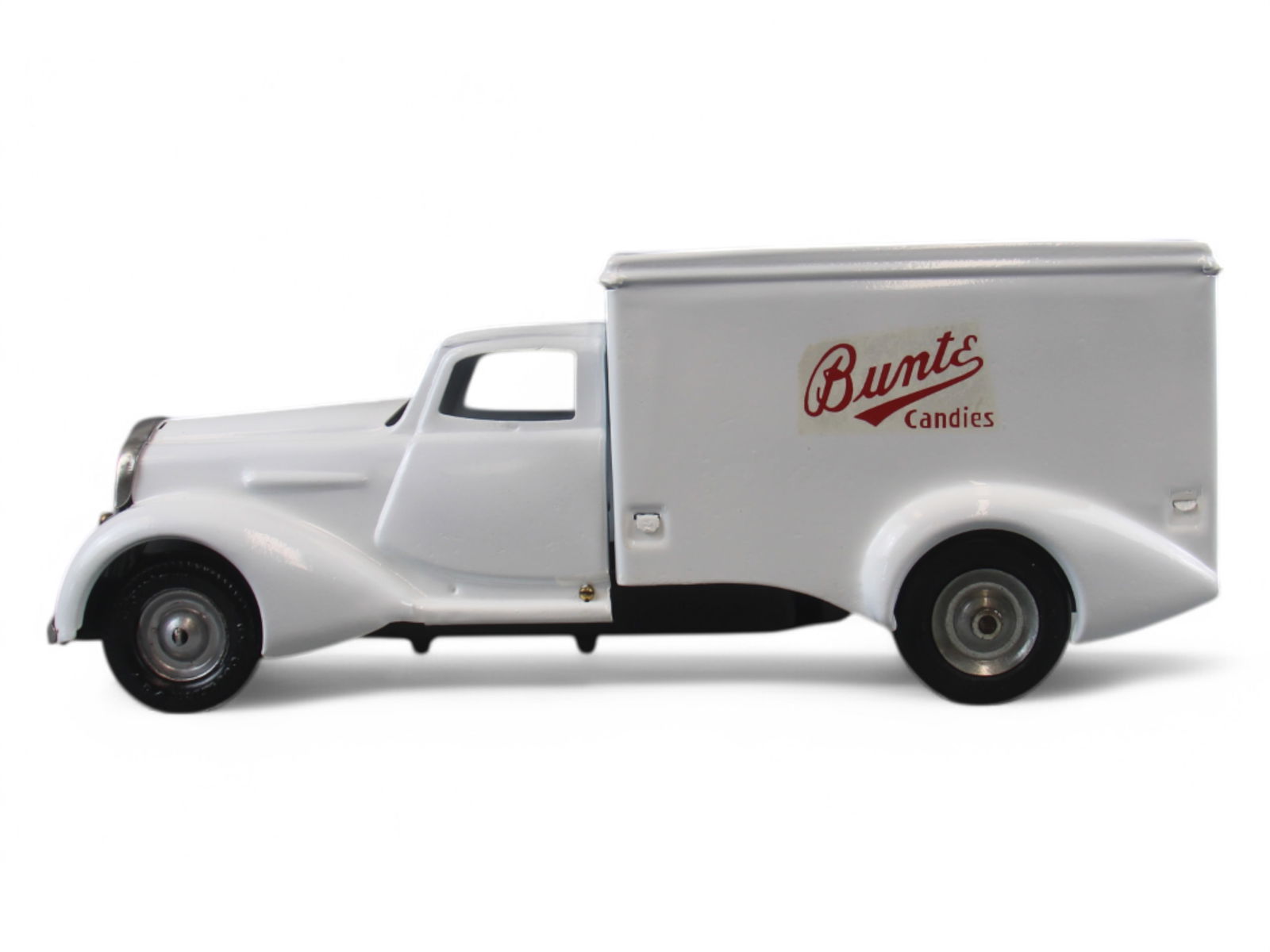 Pressed Steel Truck Bunte Candies (1 of 4)