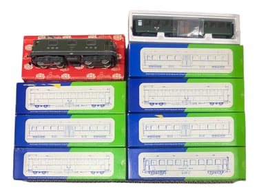 8pc HO Swiss RhB Passenger Train