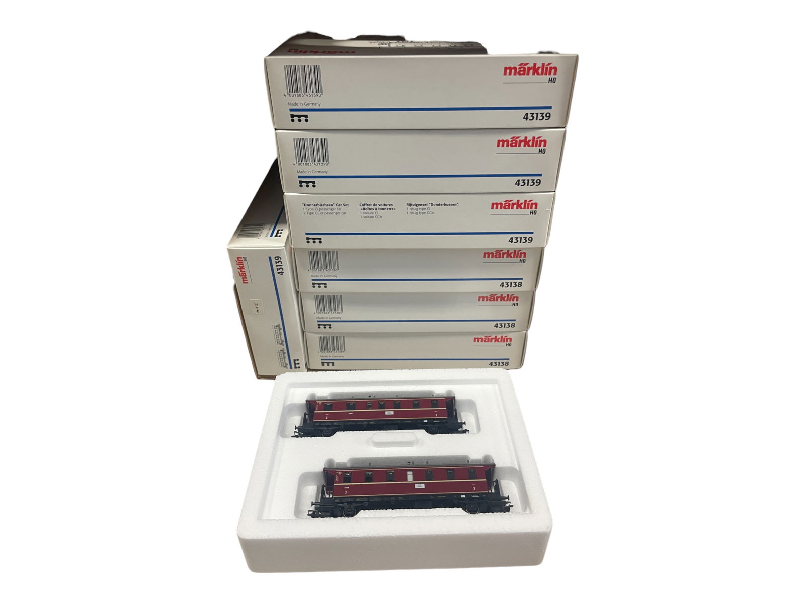 8 STORE STOCK Marklin HO Pass Cars: Donnerbuschen 2-car sets with 4 each of 43138 & 43139. They are factory new in boxes.